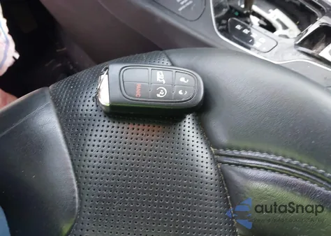 2019 Jeep Cherokee Limited 4X4 z USA, uszkodzony, nr VIN 1C4PJMDX2KD218219